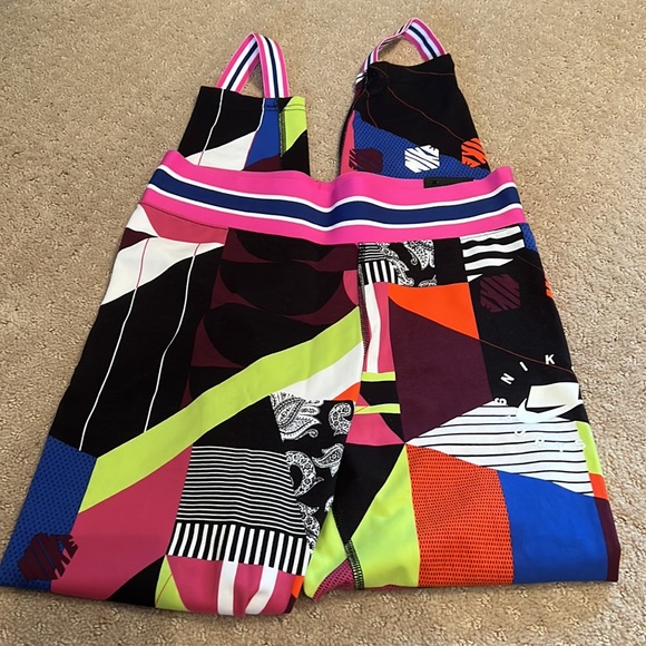 Nike NWT leggings size medium. Super fun and vibrant. - Picture 8 of 12